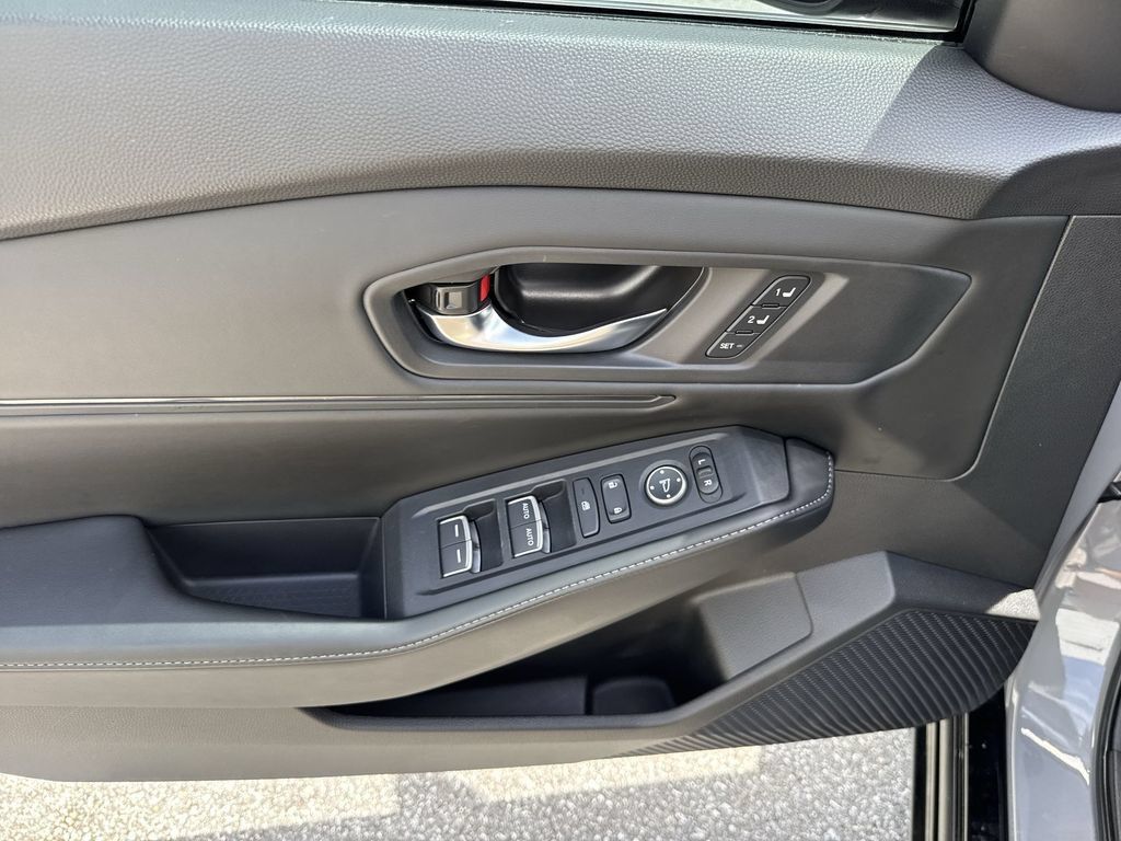 Used 2024 Honda Accord Sport image 39