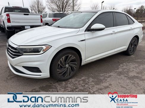 Used 2019 Volkswagen Jetta SEL Premium image 1