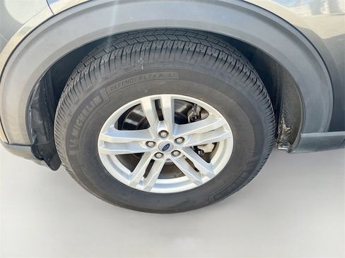 Used 2020 Ford Explorer XLT w/ Equipment Group 202A image 30