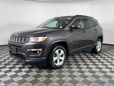 Used 2017 Jeep Compass Latitude w/ Popular Equipment Group AWD/4WD image 12