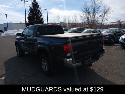 Used 2018 Toyota Tacoma SR5 image 4