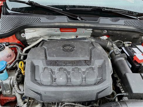 Used 2019 Volkswagen Beetle 2.0T SE image 28