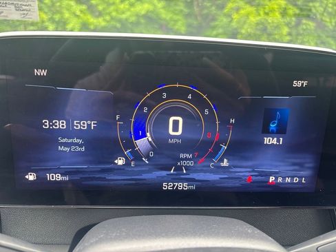 Used 2025 Chevrolet Traverse LT FWD image 21