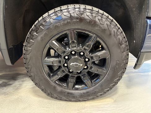 Used 2020 Chevrolet Silverado 2500 High Country w/ Z71 Off-Road Package AWD/4WD image 24