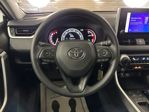 Used 2023 Toyota RAV4 LE image 15