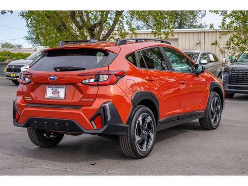 Used 2024 Subaru Crosstrek 2.5i Limited AWD/4WD image 3