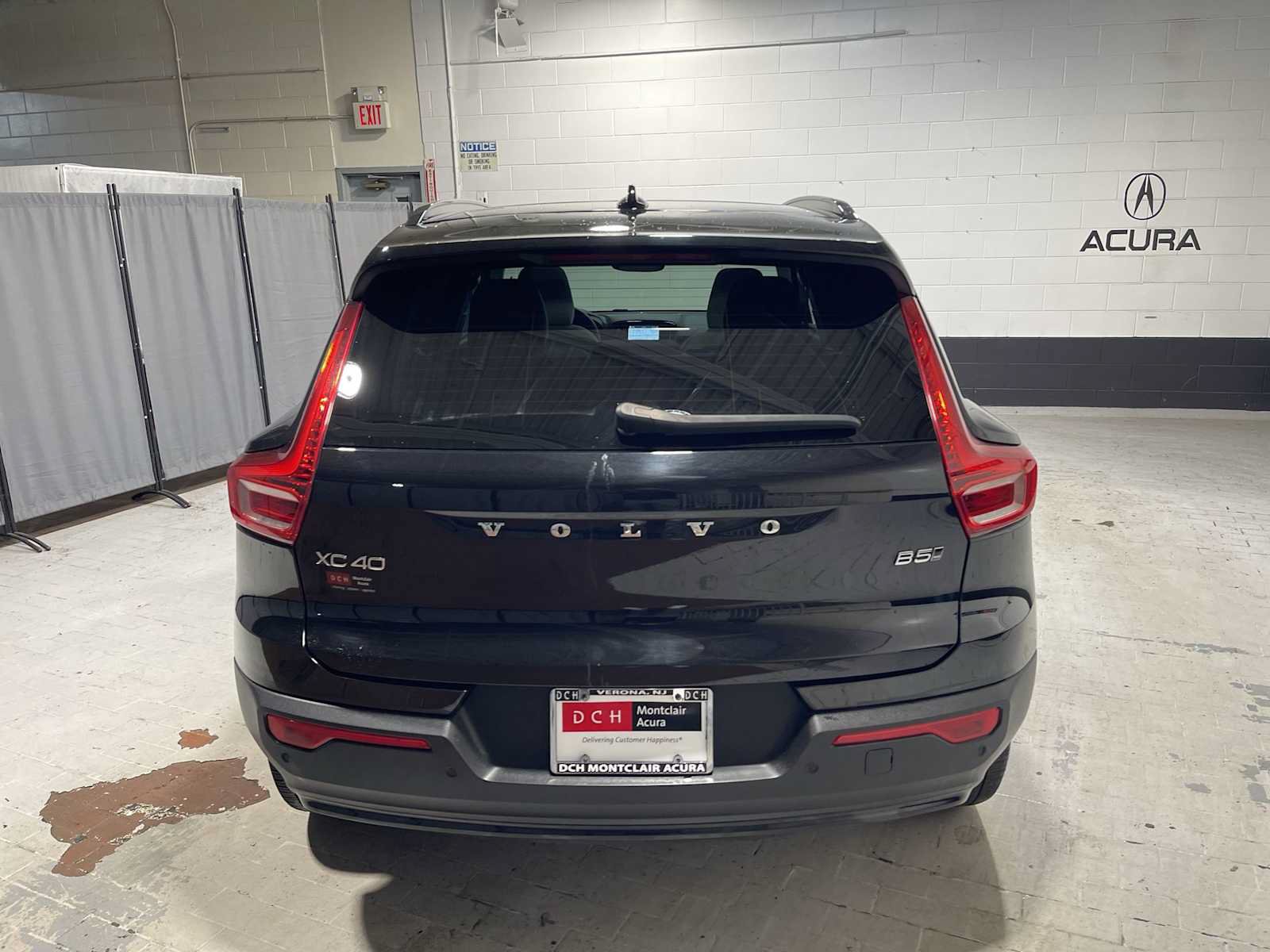 Used 2024 Volvo XC40 B5 Plus w/ Climate Package AWD/4WD image 5