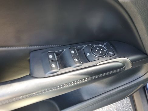 Used 2017 Lincoln MKC Premiere image 17