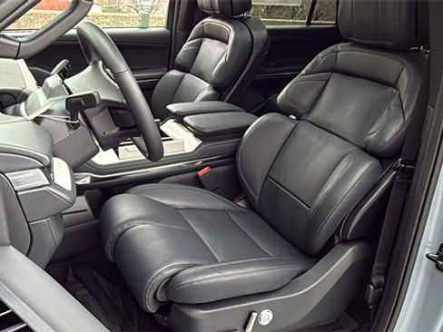 New 2025 Lincoln Navigator L Reserve w/ Jet Appearance Package image 23