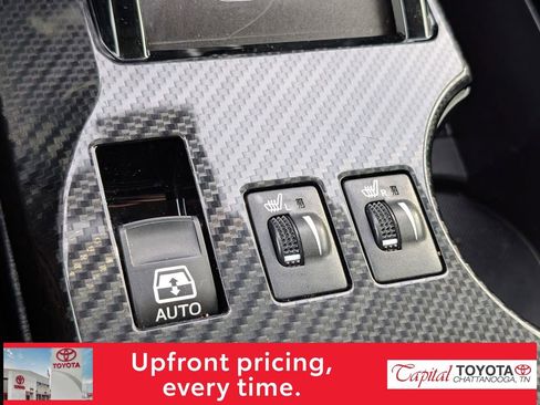 Used 2024 Toyota 4Runner TRD Off-Road Premium AWD/4WD image 23