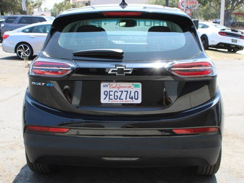 Used 2022 Chevrolet Bolt LT w/ Infotainment Package FWD image 7