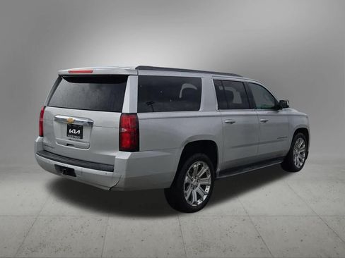 Used 2016 Chevrolet Suburban LT RWD image 6