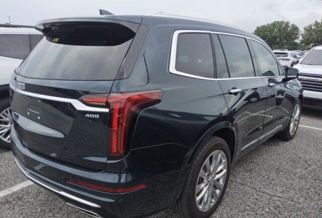 Used 2024 Cadillac XT6 Premium Luxury w/ Technology Package FWD image 5