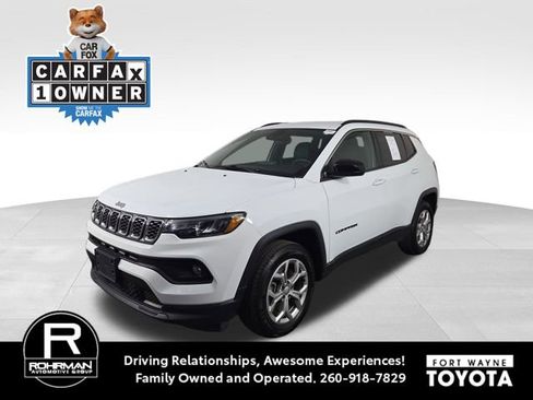 Used 2024 Jeep Compass Latitude AWD/4WD image 1