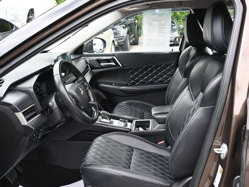 Used 2024 Mitsubishi Outlander SEL Black Edition AWD/4WD image 17