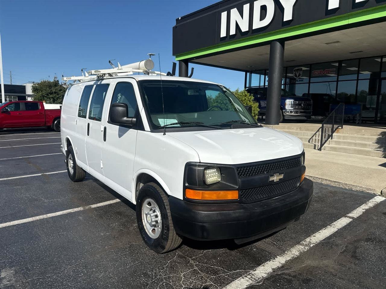 Used 2013 Chevrolet Express 2500 RWD image 2