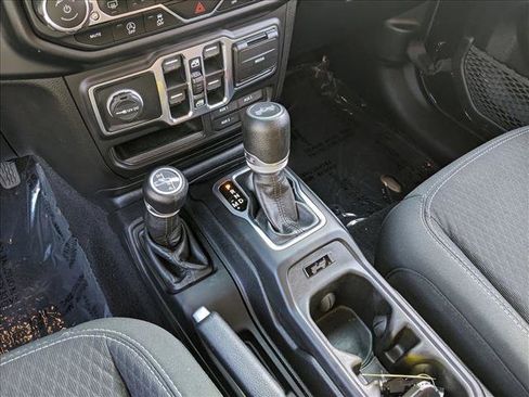 Used 2021 Jeep Wrangler Unlimited Sport image 12