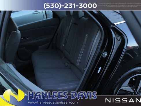 Used 2022 Hyundai Elantra SEL w/ Convenience + Premium Package image 13