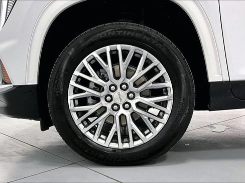 Used 2025 GMC Acadia Denali FWD image 10