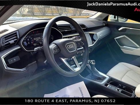 Used 2023 Audi Q3 2.0T Premium w/ Convenience Package image 11