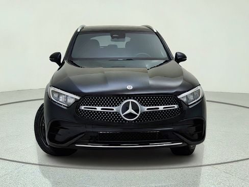 Used 2026 Mercedes-Benz GLC 300 image 3