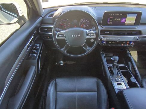 Used 2022 Kia Telluride EX w/ EX Premium Package image 16