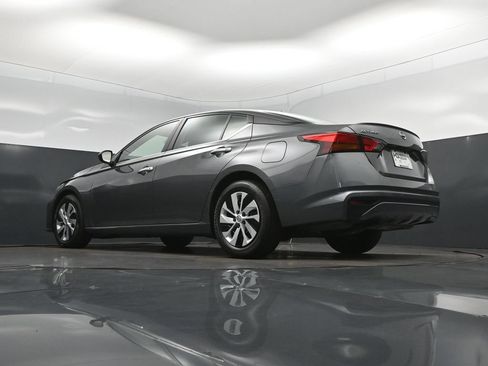 Used 2025 Nissan Altima 2.5 S FWD image 40