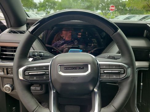 New 2026 GMC Yukon Denali w/ Denali Reserve Package RWD image 8