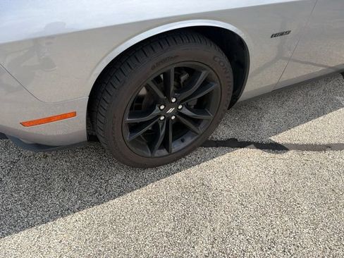 Used 2018 Dodge Challenger R/T w/ Blacktop Package RWD image 3
