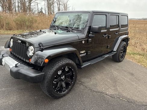 Used 2013 Jeep Wrangler Unlimited Sahara w/ Connectivity Group image 7