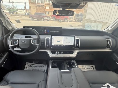 New 2025 Ford Expedition Active AWD/4WD image 13