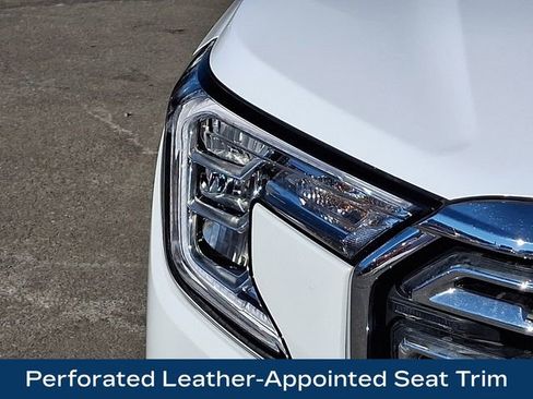 Used 2024 GMC Terrain SLT image 13