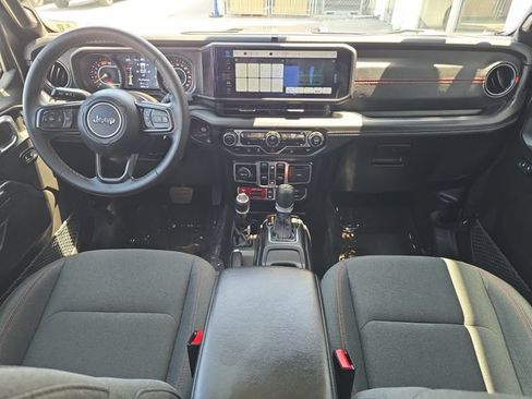 Used 2025 Jeep Wrangler Unlimited Rubicon AWD/4WD image 11