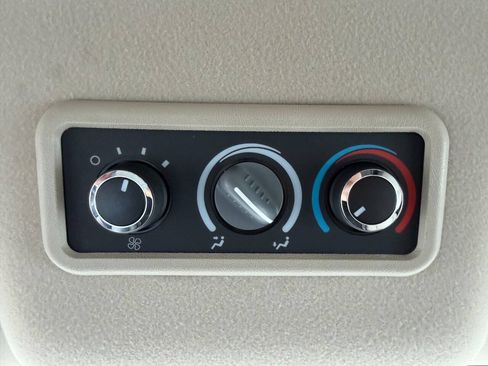Used 2017 Chevrolet Express 3500 LT w/ LT Preferred Equipment Group RWD image 21