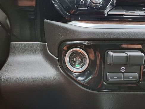 Used 2025 GMC Sierra 1500 Elevation image 33