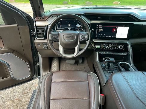 Used 2023 GMC Sierra 1500 Denali w/ Denali Reserve Package AWD/4WD image 5