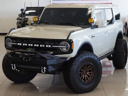 Used 2025 Ford Bronco Outer Banks AWD/4WD image 15