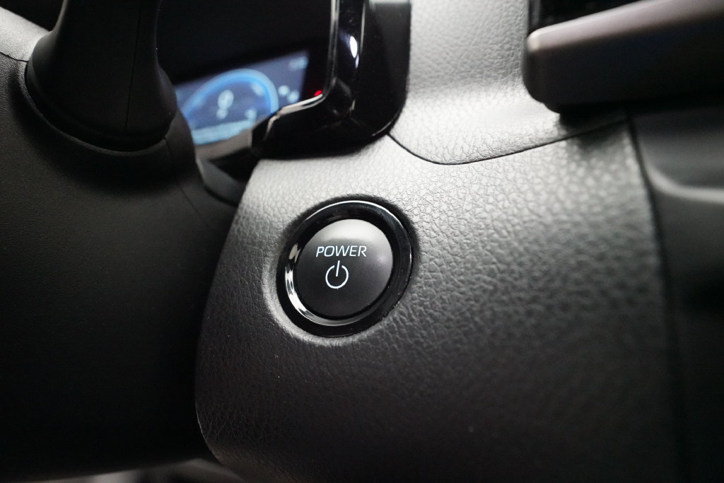 Used 2025 Toyota Camry SE FWD image 29