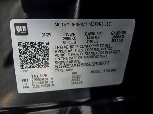 Certified 2025 Buick Enclave Preferred AWD/4WD image 36