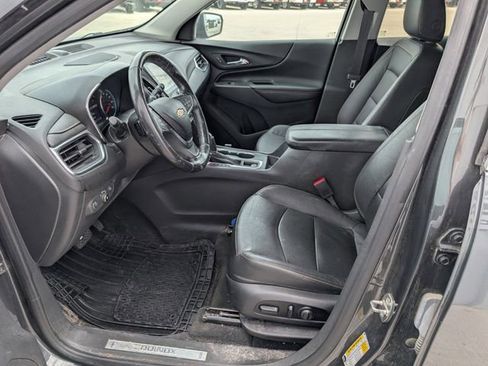 Used 2020 Chevrolet Equinox Premier image 2