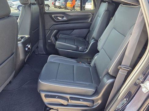 Used 2023 GMC Yukon SLT w/ SLT Premium Package image 59