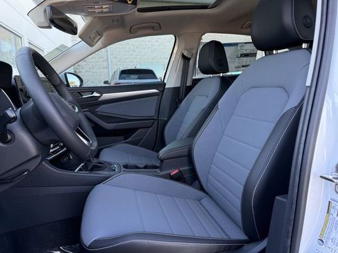 New 2026 Volkswagen Jetta SE FWD image 22