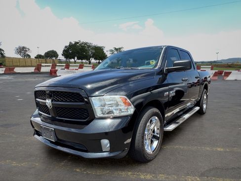 Used 2017 RAM 1500 Express w/ Express Value Package RWD image 5