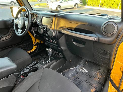 Used 2015 Jeep Wrangler Unlimited Sport w/ Quick Order Package 24S image 28