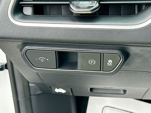 New 2025 Kia K4 LXS image 10