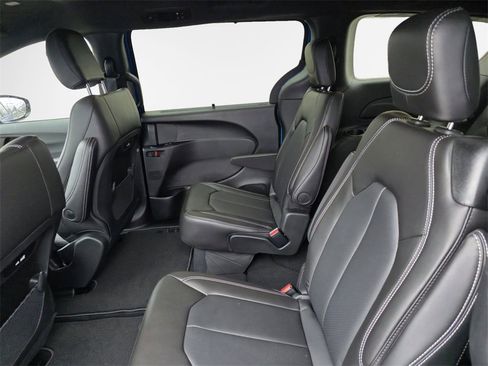 New 2026 Chrysler Pacifica Select w/ S Appearance Package image 31