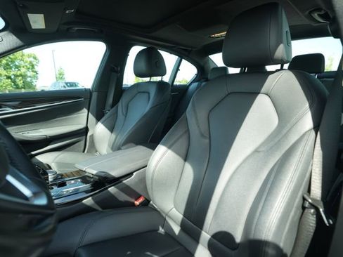 Used 2020 BMW 530i w/ Convenience Package RWD image 38
