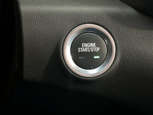 Used 2024 GMC Terrain SLE FWD image 24