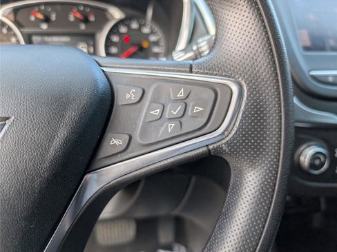 Used 2021 Chevrolet Equinox LT image 18