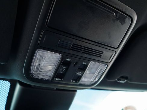 Used 2025 Honda Odyssey Sport-L image 11